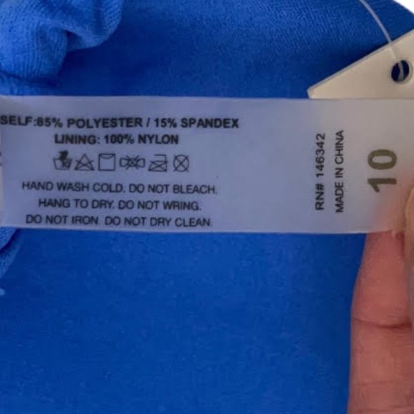 Nicole Miller SZ 10 Plunging Neckline Bathing Suit in Blue Floral NEW WI… - Picture 4 of 7